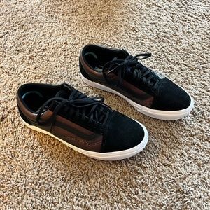 Vans Comfycush Old Skool Skate Shoes, Mens 7/Wms 8.5, Mystic Metallic Purple